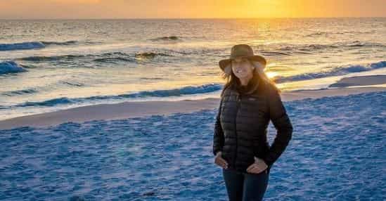 Catherine Gregory is living full time in a truck camper while backpacking and photographing natural beauty. How much is Catherine's net worth?